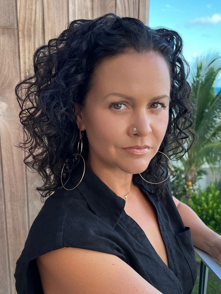 Headshot of Jeanine Cummins