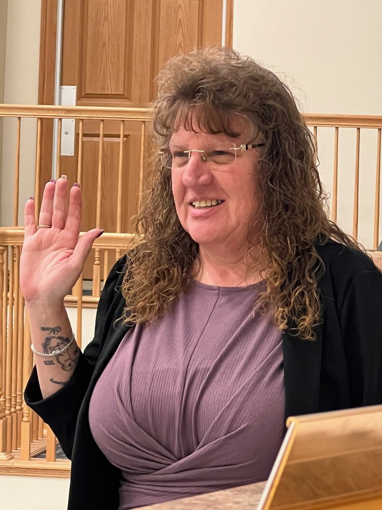 Finance Officer Bea White swearing into her Oath of Office