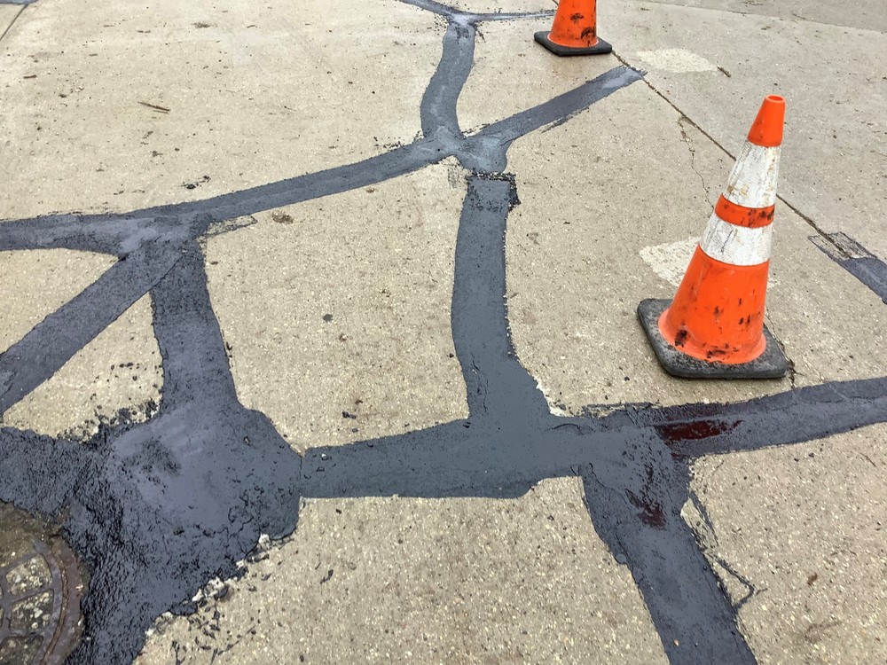 Crack sealing on the road