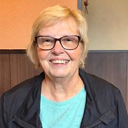 A photo of Lynne Loosen