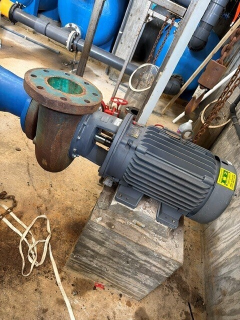Picture of Pool Pump on its Pedestal