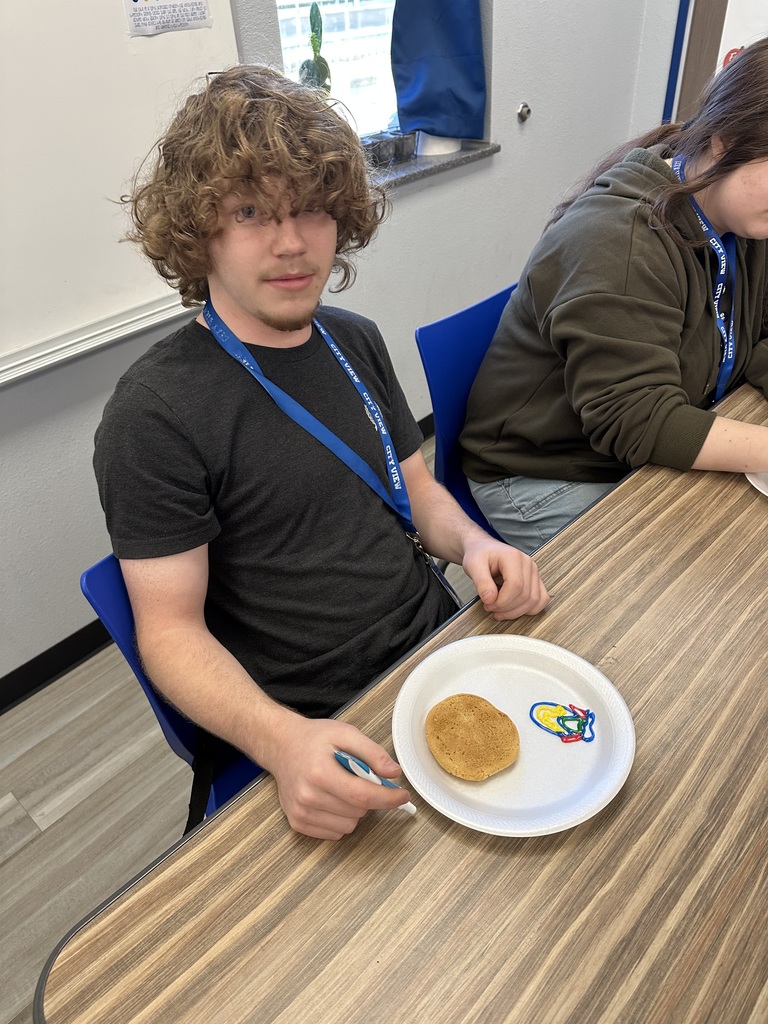 Equine Science got hands-on (and icing-on) today. Students had to draw and label the parts of the horse hoof using icing on a sugar cookie—knowledge first, dessert second.