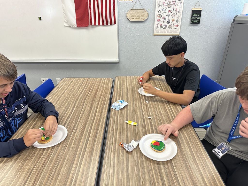 Equine Science got hands-on (and icing-on) today. Students had to draw and label the parts of the horse hoof using icing on a sugar cookie—knowledge first, dessert second.