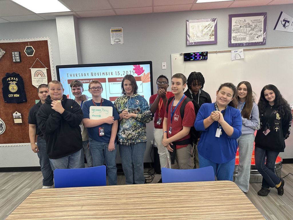 Our Principles of Ag students had a fun day putting their poultry knowledge to the test! After a lively review game, the winning team in each class earned the chance to name one of our chicks.