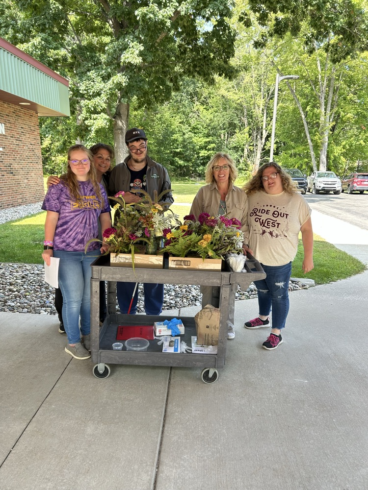 arranging fresh cut flowers