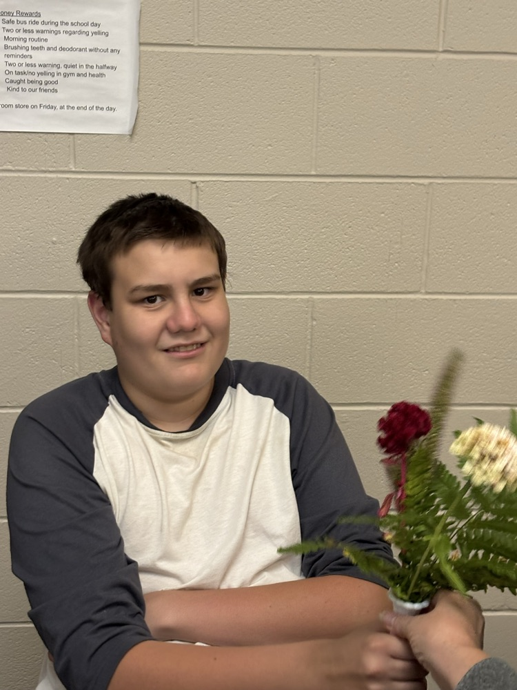 arranging fresh cut flowers