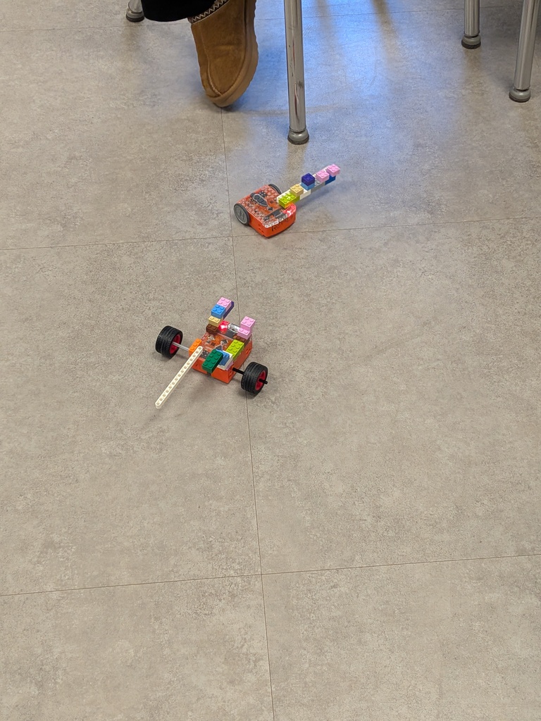 two robots fight