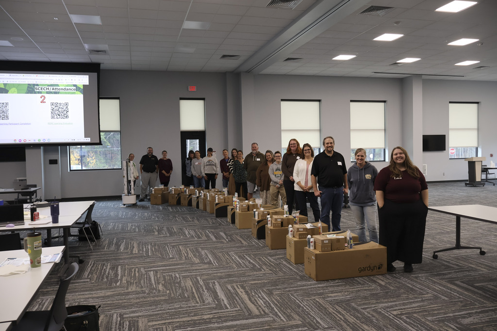 Participants with their hydroponics kits.