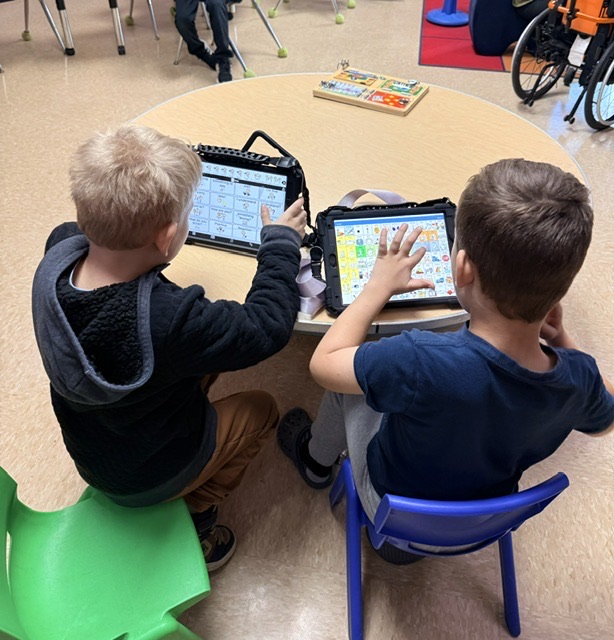 students using AAC