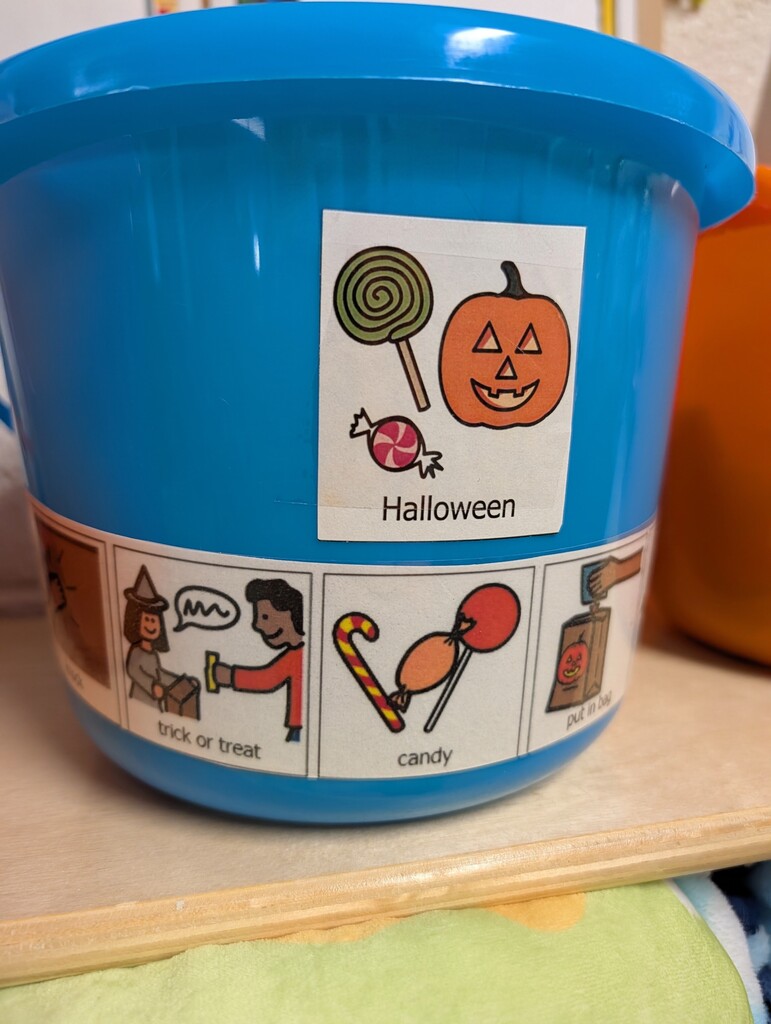 Halloween aac