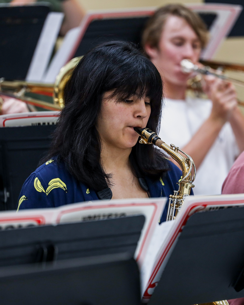 Studentsplaying saxophone at Jazz Summit