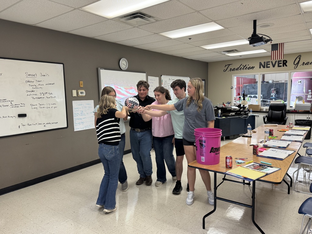 ✨ Claremore FFA Officer Training Wrapped Up! ✨ Two days of learning, teamwork, and leadership growth set the stage for a strong year ahead. 💡 The CHS Admin Team shared on leadership, staying involved at CHS, and adapting as the school grows. An escape room challenge and dinner recap pushed the team to think and collaborate. 📸 CHS alum Mrs. Allie Simpson of Kraken Media captured officer team photos, and 🎯 Brandon Baumgarten inspired officers to aim for their goals. 📅 August 18 – Visit the Claremore FFA booth at Meet the Teacher Night. Stop by, say hi, and learn more about the year ahead!