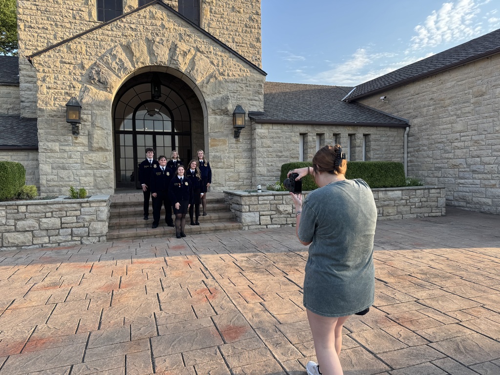 ✨ Claremore FFA Officer Training Wrapped Up! ✨ Two days of learning, teamwork, and leadership growth set the stage for a strong year ahead. 💡 The CHS Admin Team shared on leadership, staying involved at CHS, and adapting as the school grows. An escape room challenge and dinner recap pushed the team to think and collaborate. 📸 CHS alum Mrs. Allie Simpson of Kraken Media captured officer team photos, and 🎯 Brandon Baumgarten inspired officers to aim for their goals. 📅 August 18 – Visit the Claremore FFA booth at Meet the Teacher Night. Stop by, say hi, and learn more about the year ahead!
