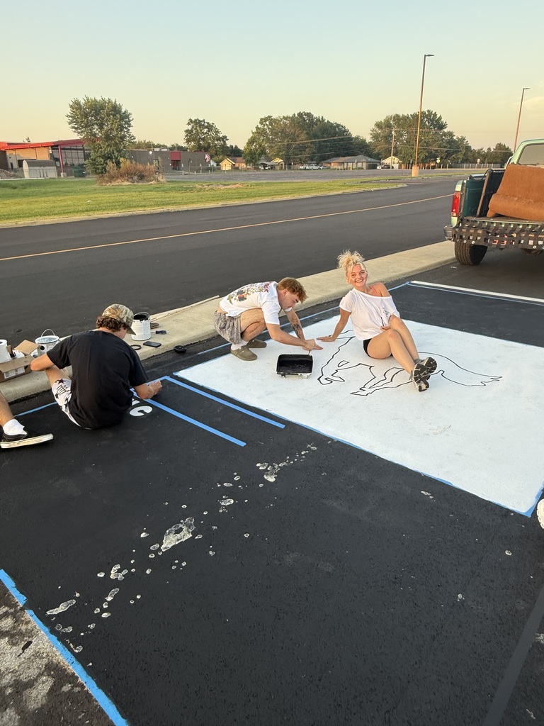 Our seniors have been hard at work painting their parking spots over the past couple of weeks, adding their own personality and creativity before the first day of school! 🎨🚗 It’s always one of our favorite traditions to see their designs come to life. ✨ Seniors, don’t forget! Senior Sunrise is on the first day of school at 6:20 AM at Lantow Field. We can’t wait to kick off your senior year together!