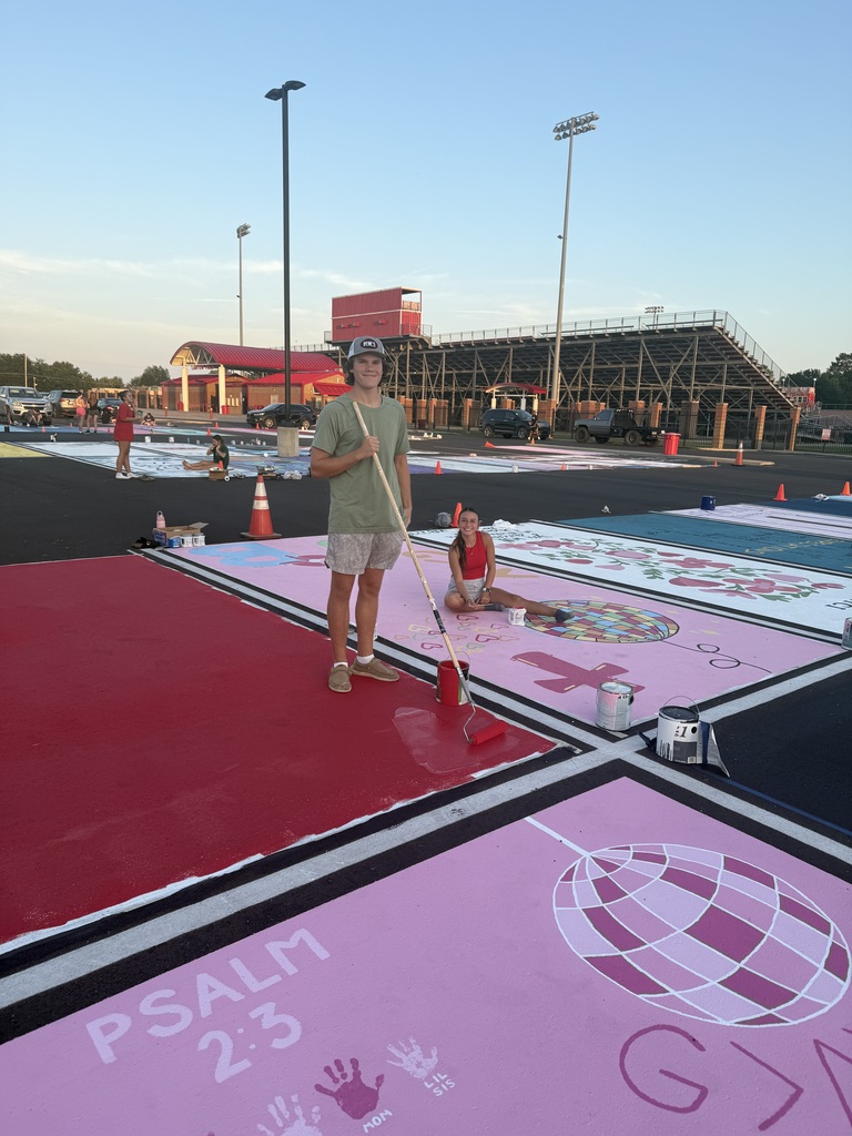 Our seniors have been hard at work painting their parking spots over the past couple of weeks, adding their own personality and creativity before the first day of school! 🎨🚗 It’s always one of our favorite traditions to see their designs come to life. ✨ Seniors, don’t forget! Senior Sunrise is on the first day of school at 6:20 AM at Lantow Field. We can’t wait to kick off your senior year together!