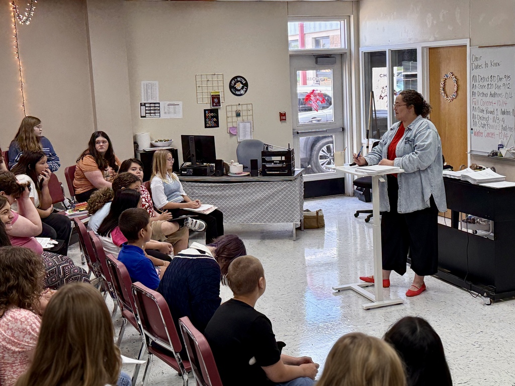 WRJH choir teacher talking to new students 