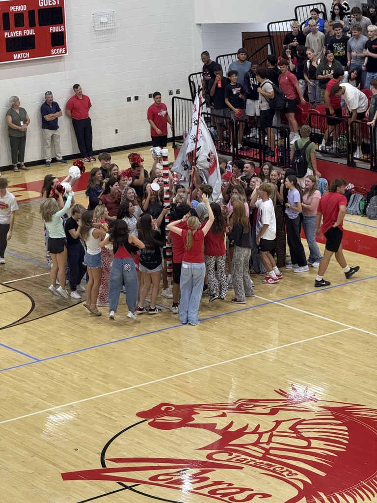 Senior class winning the spirit stick