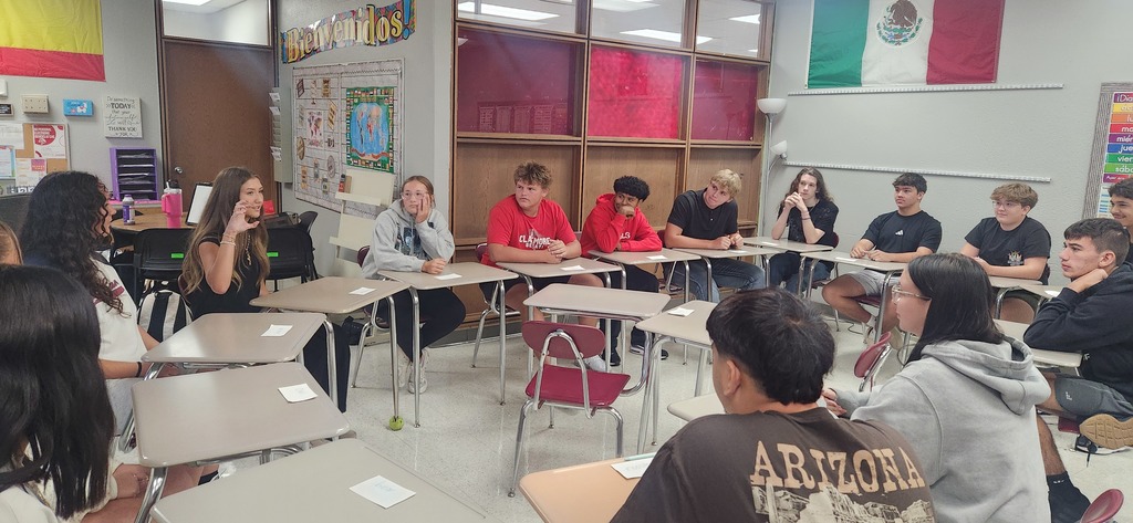 Mrs. Gonzalez’s students kicked off the year with the Elephant Game! 🐘 From the King Elephant down to the worm, each student had a role and a signal to master. The challenge? Pay attention, communicate quickly, and try to knock others out to climb your way to the top spot! 👑 This fun and energetic game gave students a chance to laugh together, break the ice with new classmates, and practice teamwork—all while building a classroom environment where everyone feels comfortable participating. What a great start to the year!
