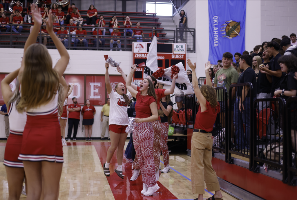 Day two kicked off with school spirit at our pep rally! 🎉 Freshmen were warmly welcomed, new faculty were introduced, and everyone got into the action with fun games. The excitement peaked when the seniors brought home the Emphasis Spirit Stick! 🏆💛🖤 What a way to start the year!