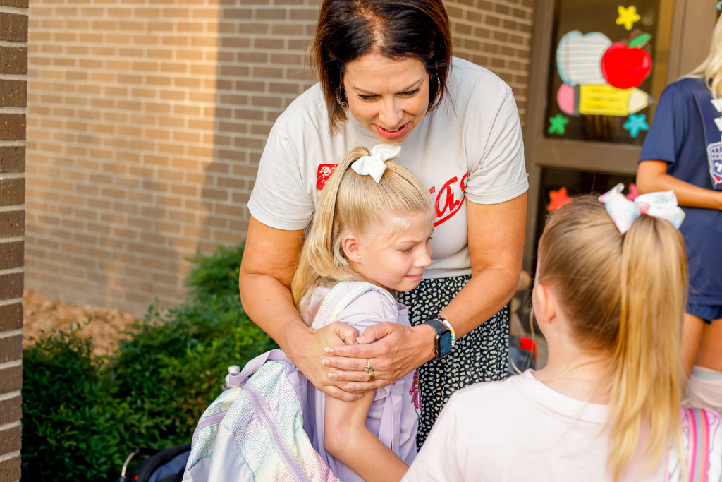 Roosa Principal welcoming students back