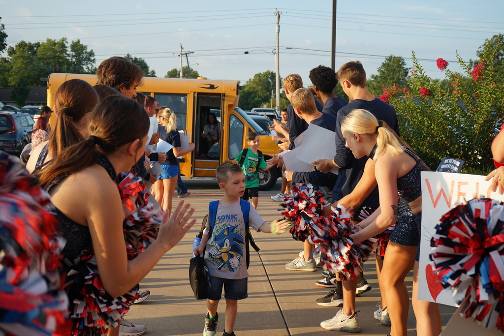 rsu athletes welcoming our students back