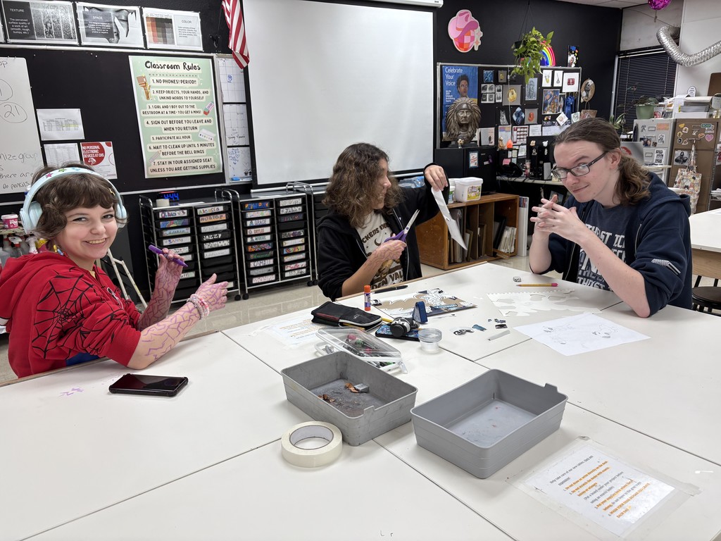 Students having fun in Open Studio