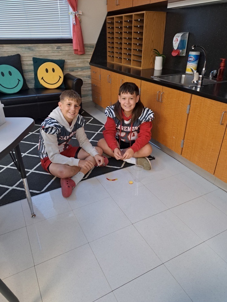 students working on a STEM project
