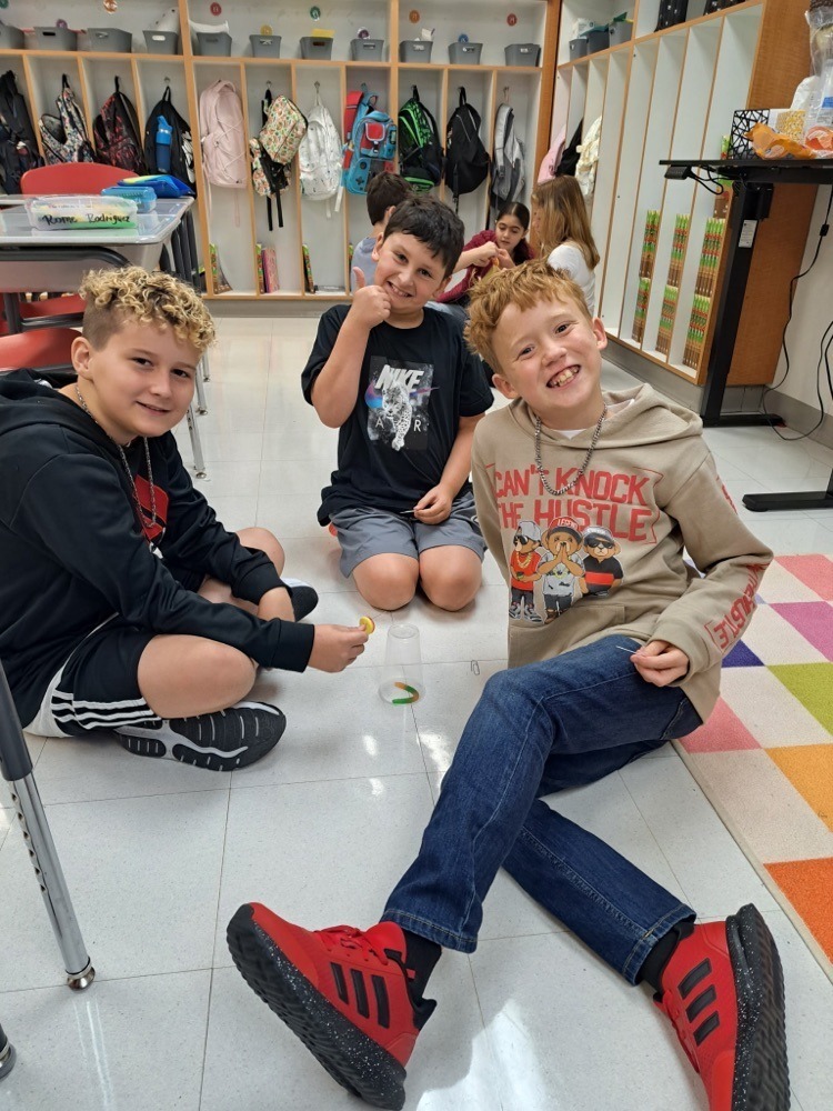 students working on a STEM project