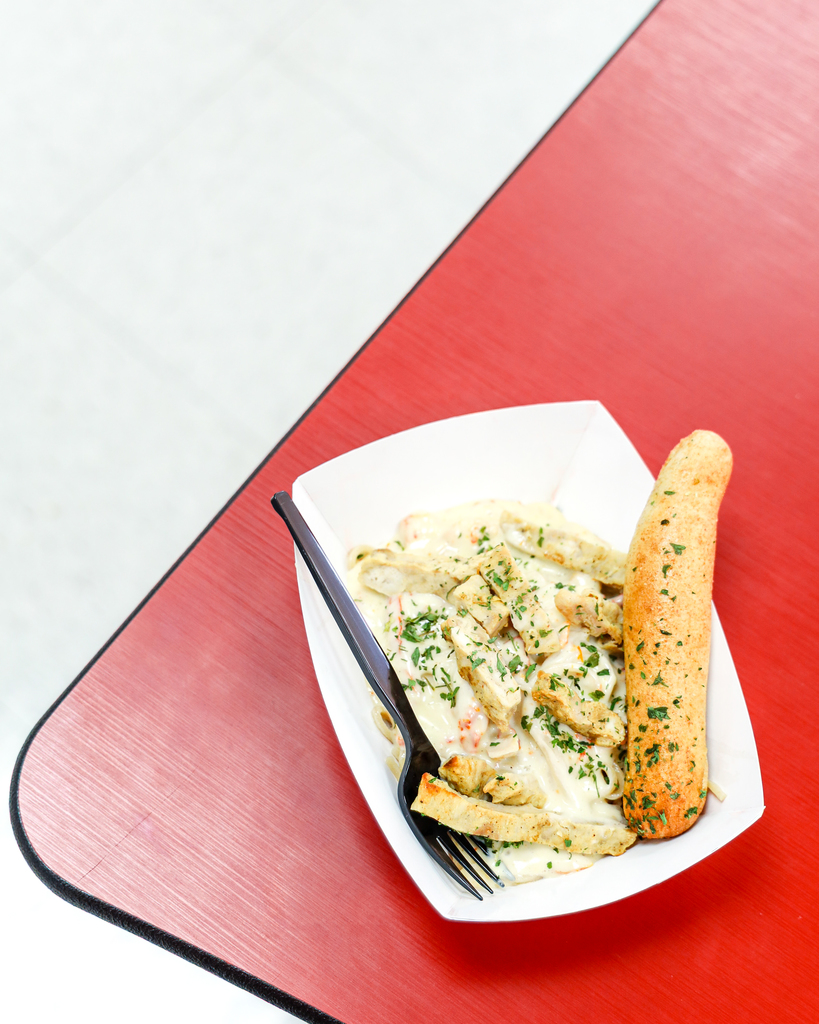 Chicken Alfredo with Garlic Bread