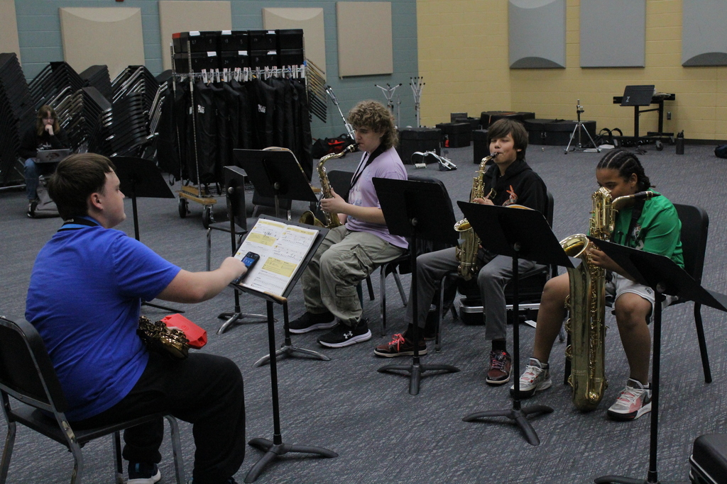Saxophones in a sectional
