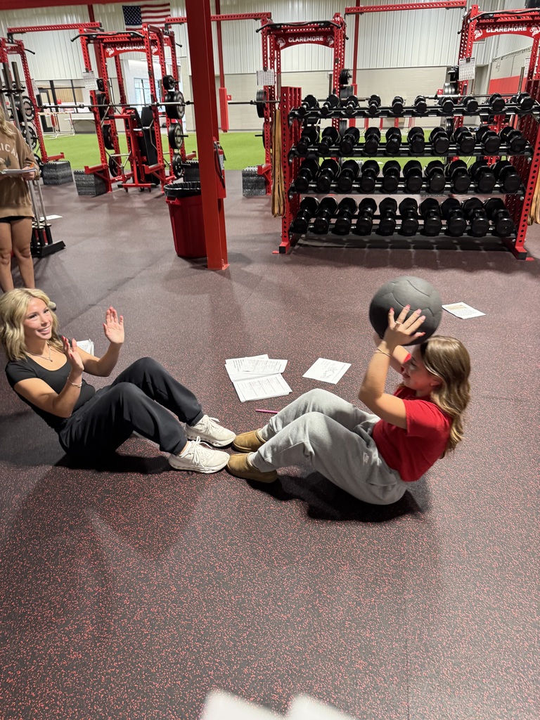 Our Athletic & Performance students are bringing classroom content to life! By performing a variety of exercises that connect directly to body planes and axes, they’re strengthening both their understanding of anatomy and their physical skills.