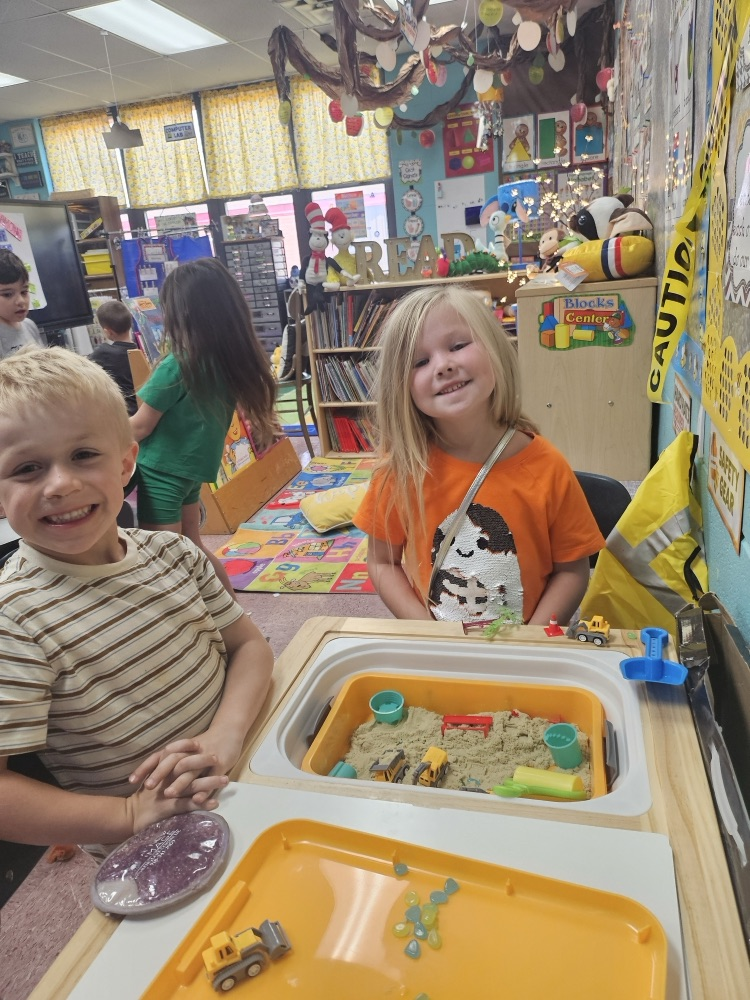 students learning about construction sites 