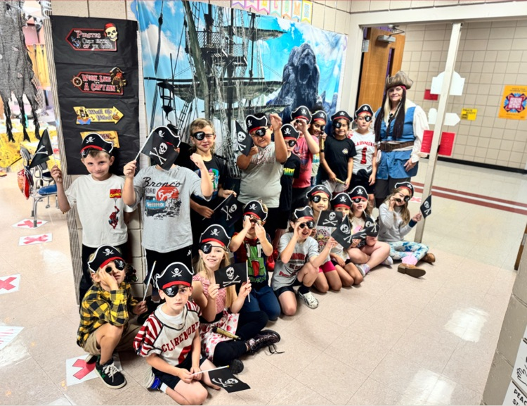 sweets class dressed as pirates