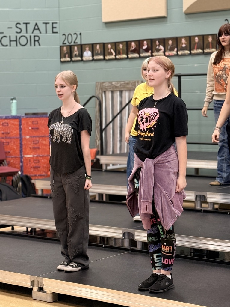 Show choir working on their show