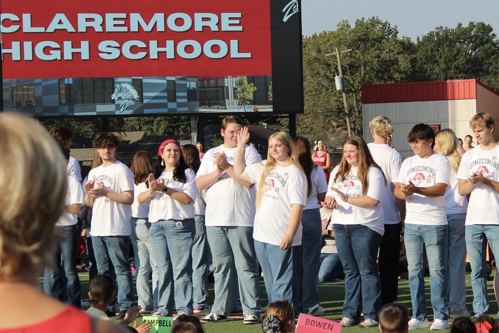 Fine Arts students at the Hoco pep assembly