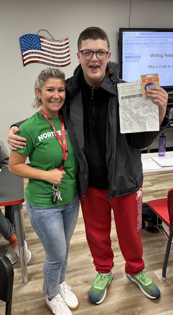 🎓 College Application Week Highlights! We had a week full of fun and college prep activities! BINGO Game: Students played a BINGO card game to meet teachers and staff while learning about college experiences. One winner from each grade took home the prize! 🏆 Senior Coloring Contest: Seniors decorated pennants for the schools they applied to. 🎨 A huge thank you to Mrs. Adcock, our College and Career Coordinator, for helping students get excited about applying to college! With her support, we helped 253 seniors start their college applications—that’s 83% of the senior class! 🎉