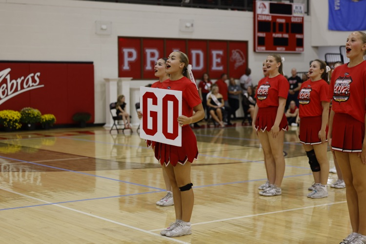 cheerleaders cheering