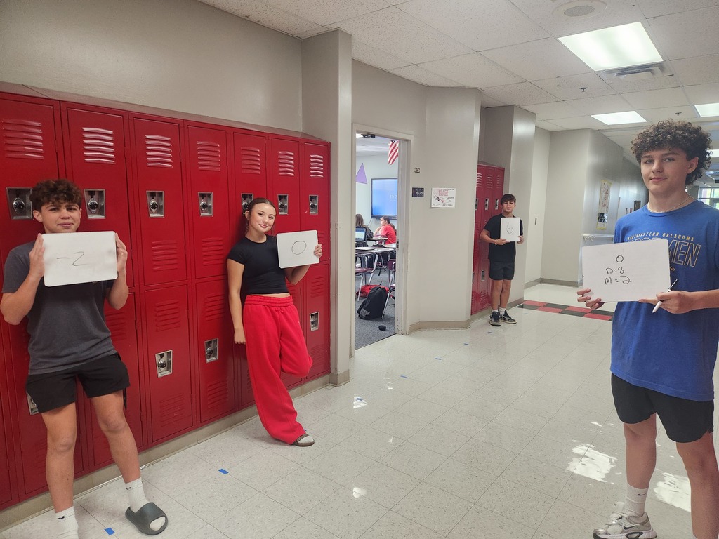 Geometry students brought out the whiteboards for a fun activity on the number line! They worked on finding distance and midpoint to help visualize the concepts theyβve been learning in class.