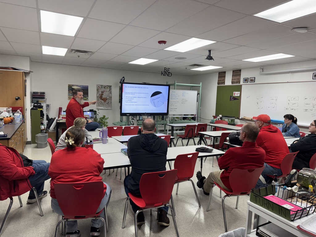🍎📚 Teachers are lifelong learners!  At Claremore High School, our Scholar Squad event gives teachers the chance to take a seat as students once again. This quarterly professional learning experience allows educators to learn directly from their colleagues — exploring new strategies, sharing ideas, and seeing classroom techniques in action.  By learning with and from one another, our teachers continue to grow, innovate, and bring fresh ideas back to their classrooms.