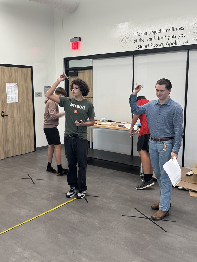 Our Aviation students put their engineering skills to the test by designing and flying gliders. The challenge? Compete for distance, time, and linearity — then analyze the results to see how their designs could improve.  After testing, students modified their gliders to make them more aerodynamic, applying real-world aviation principles to hands-on learning.
