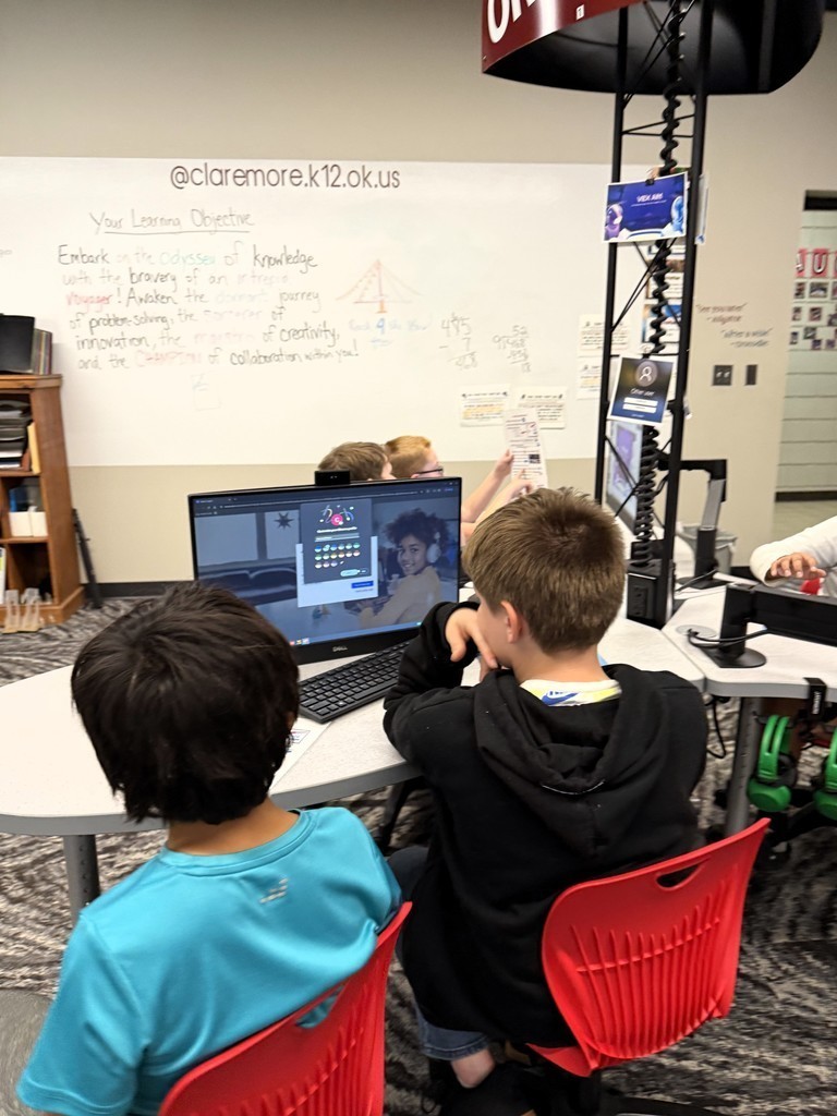 Claremont fourth graders visiting S.T.E.M lab for the first time.