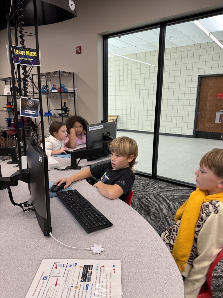 Claremont fourth graders visiting S.T.E.M lab for the first time.