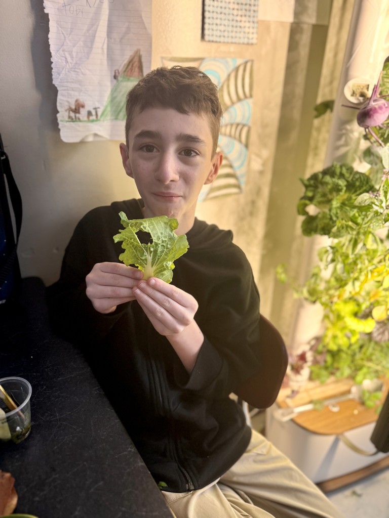 GROWING THEIR GARDEBN