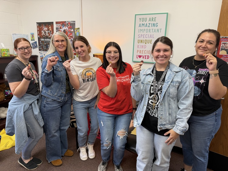teachers with turkeys 