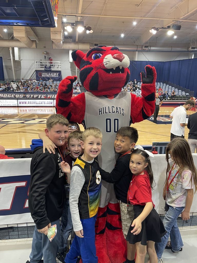 students with the rsu mascot