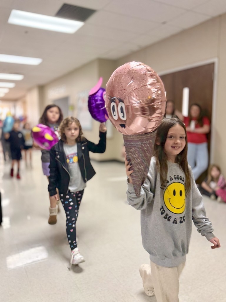 Roosa second grade balloon parade.