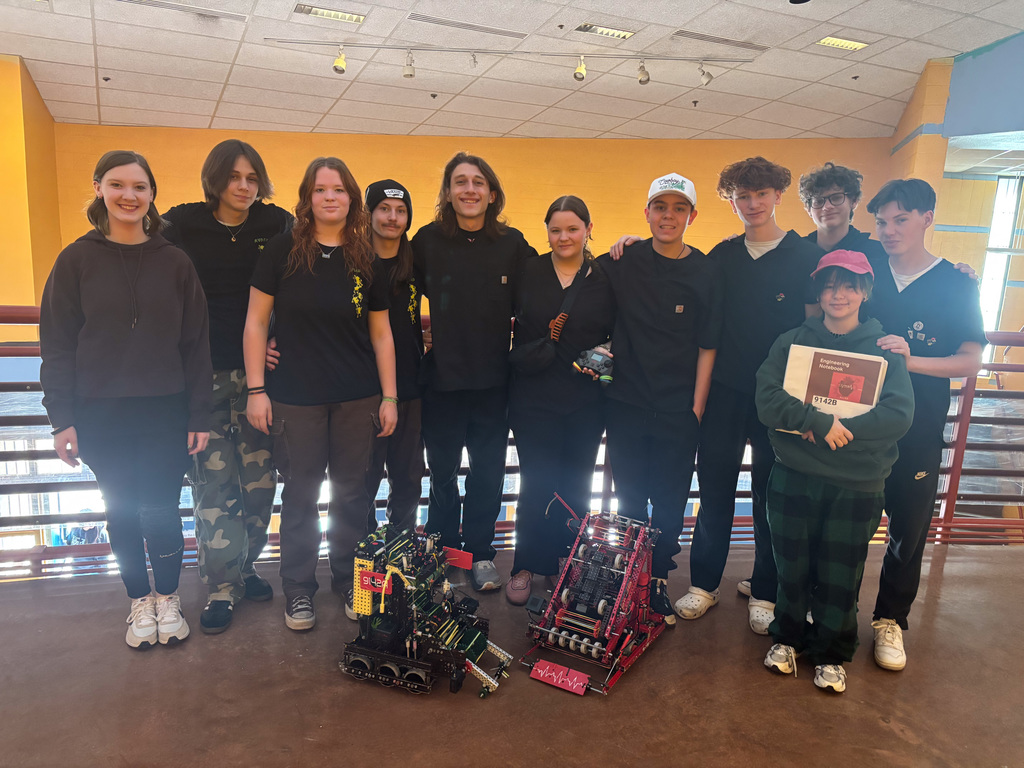 students receiving award