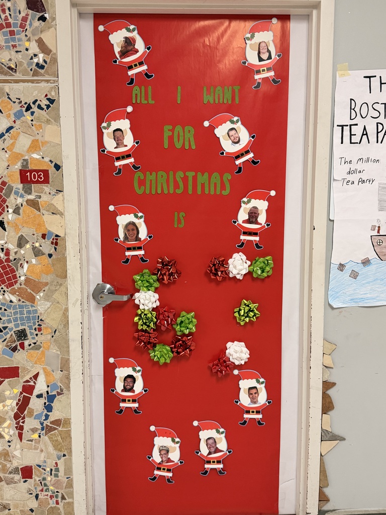 DOOR DECORATING 