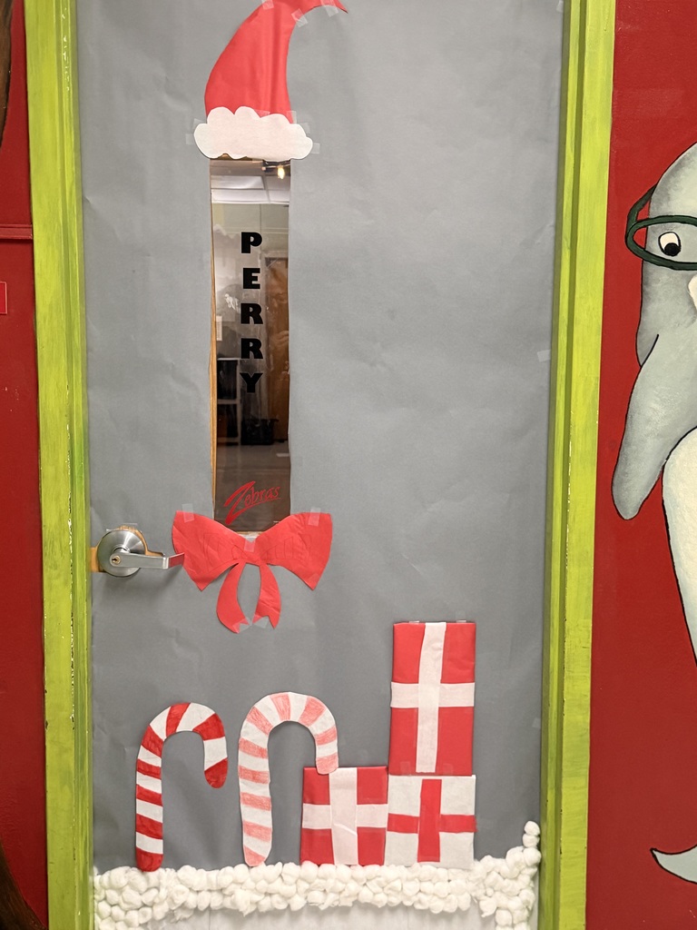 DOOR DECORATING 