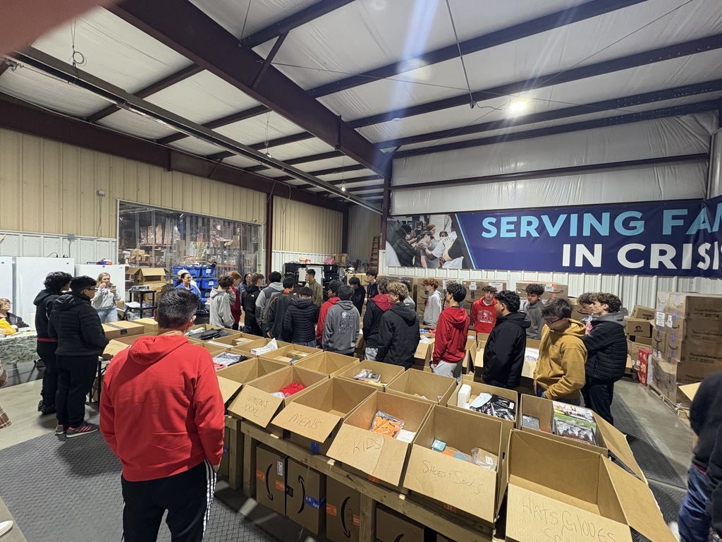 Beyond the field, Zebra Soccer is committed to making a difference β½π€ Our team had the privilege of volunteering at City Serve, stepping in wherever help was needed. We are so proud of the heart, service, and hard work these students showed.